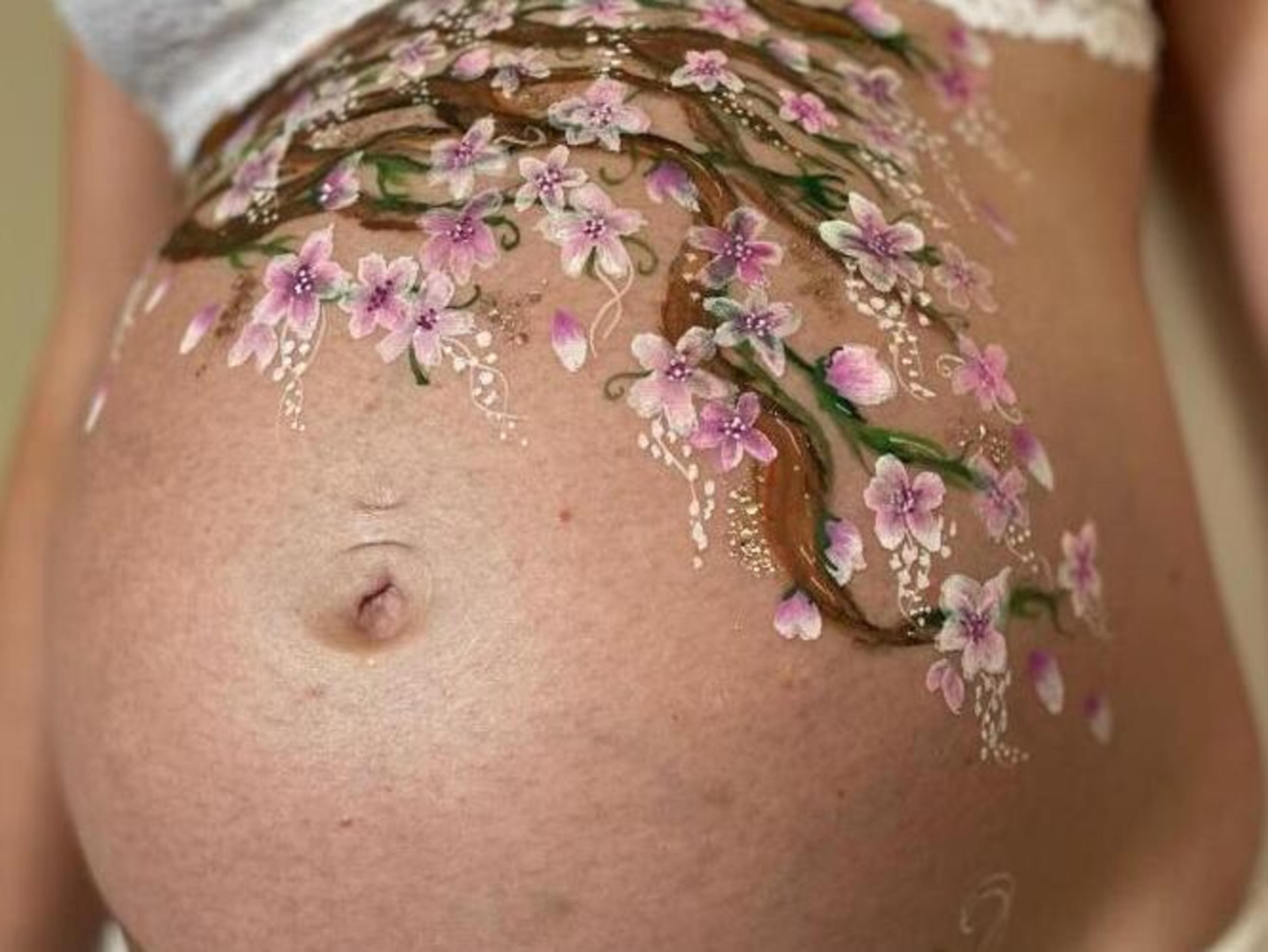 Belly painting de fleur